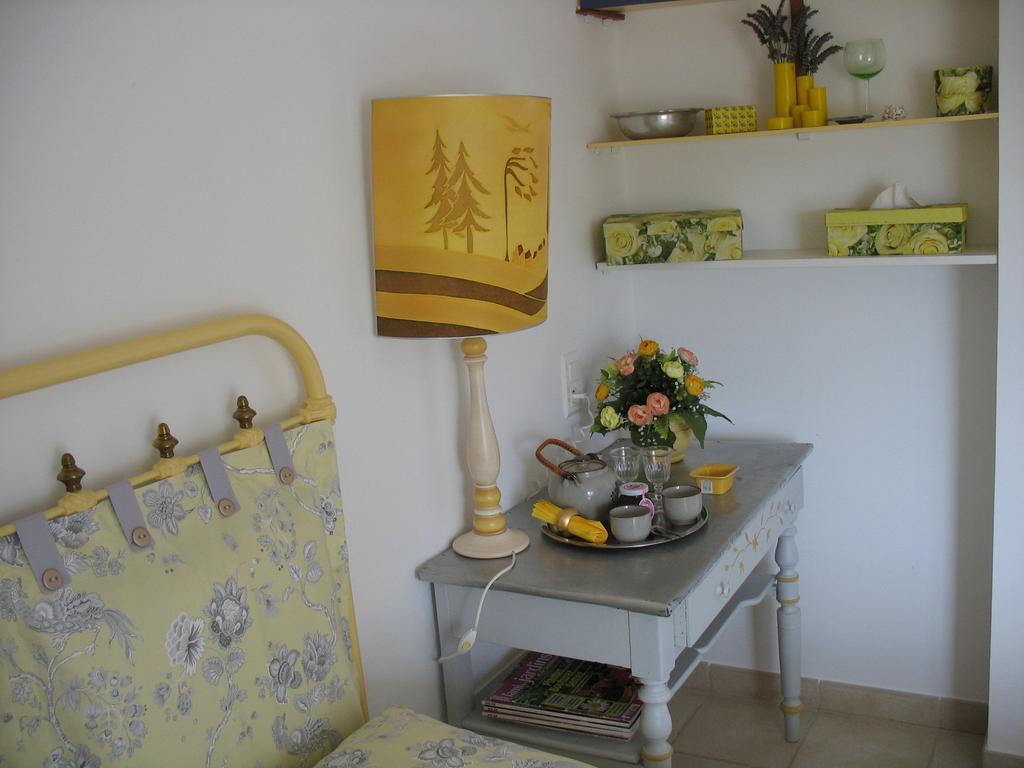 B&B La Cigaline Villedieu  Zimmer foto